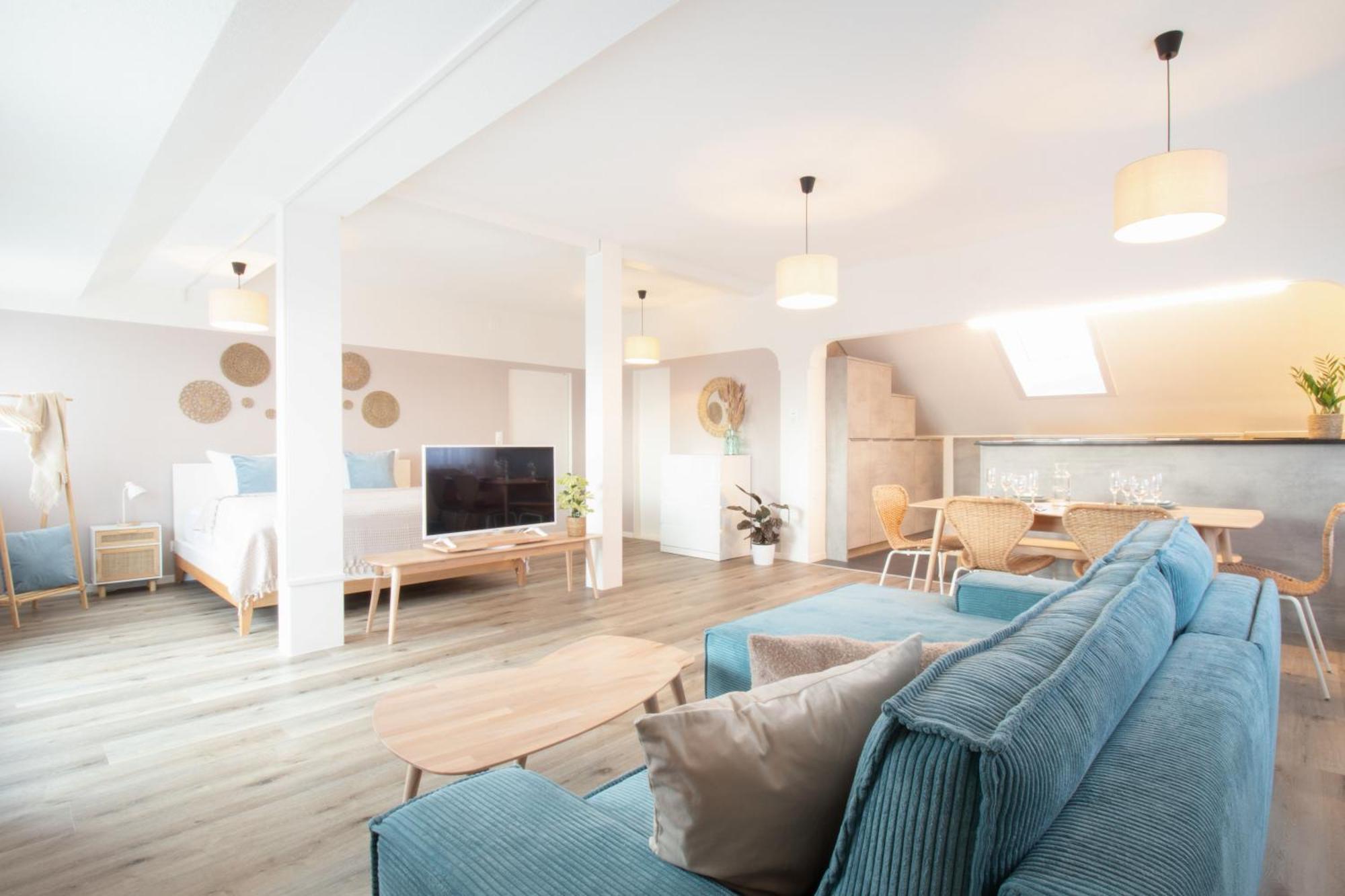 Loewe Apartment Blau Neuhausen Am Rheinfall Eksteriør bilde