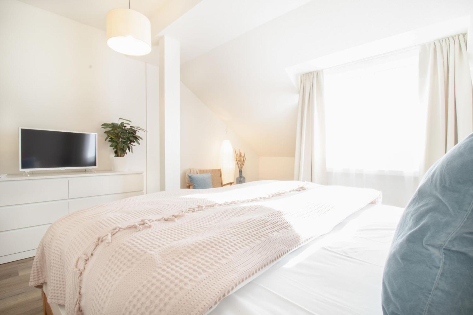 Loewe Apartment Blau Neuhausen Am Rheinfall Eksteriør bilde